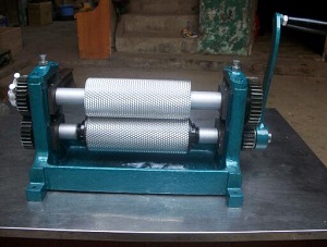 Roller length 195 manual beeswax foundation sheet machine